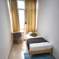 leong tie's room
