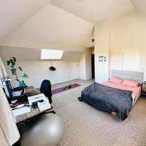 Gal's room