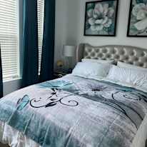 Suzanne's room