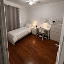 Salomé Santos's room