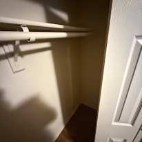 Desmond Ford Sr.'s room