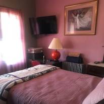 Leslie's room