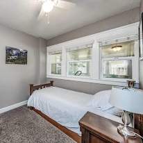 quiet room for rent's room