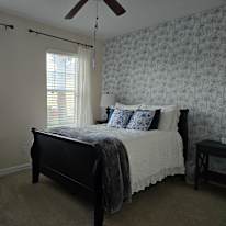 NICOLE's room