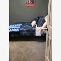 LESLIE's room