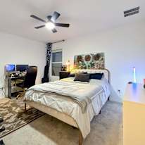 Yas's room