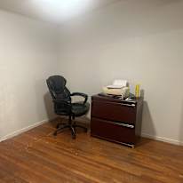 Leslie's room