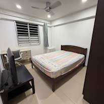 Pris's room