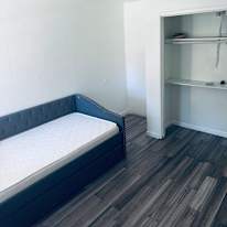 Benzo's room
