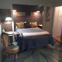 Lee's room