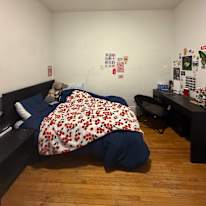 Leslie's room