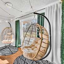 lifedoorrentals's room