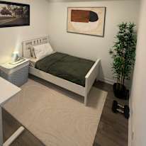 Abs Sims's room
