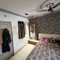 Deep Goraniya's room