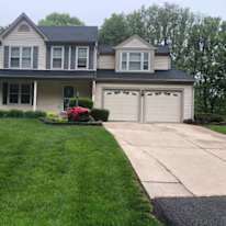 1150 sq^2 Woodbridge bright basement has a separate entrance and its own laundry room.'s room