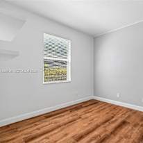 Lixin's room