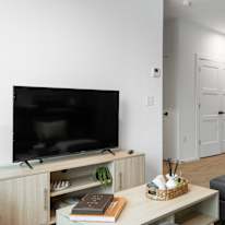 UNITi Bishop Arts's room