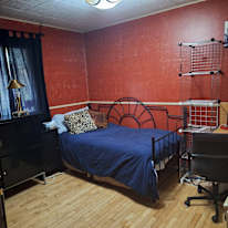 Ryschell Dragunov's room