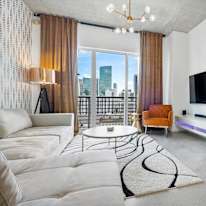 veeno's room