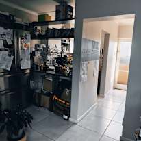 Leslie's room