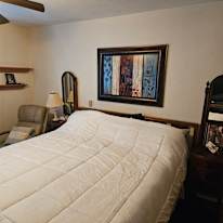 Enrique's room