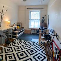 Axuan's room