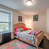 Manouk's room