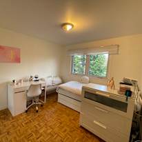 Usama Aldakak's room