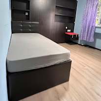 Viknes's room