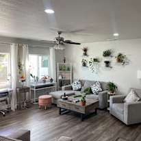 Carlos's room