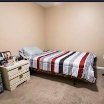 josue ulloa's room