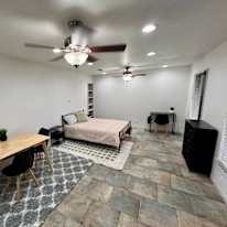 Andres's room