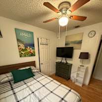 RICARDO's room