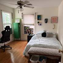 Menzelle Dedeaux's room
