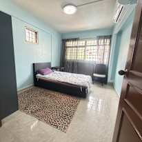 Shidah's room