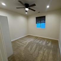 Yi's room