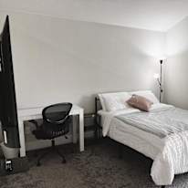 Vy Nguyen's room