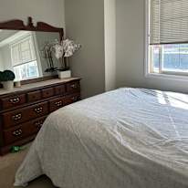 Laura KESSLER's room