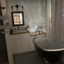 Avenue's room