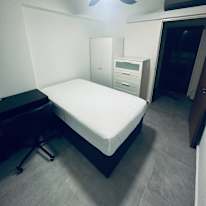 Dee's room