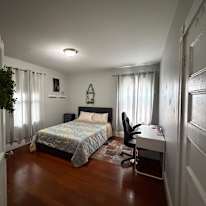 Lisa Ramos's room