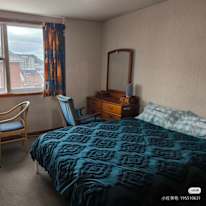 Hu's room