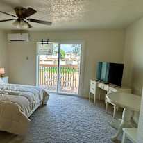 Mariel V's room