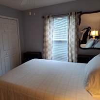Viviene's room