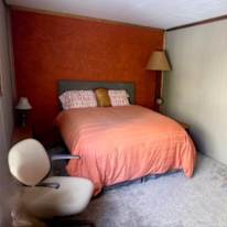 Tranquil Zen Apt's room