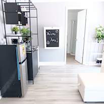 Dee Dee's room