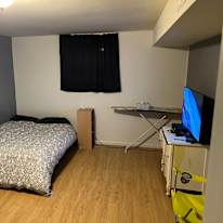 Yen's room