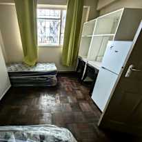 Omar Isaacs's room