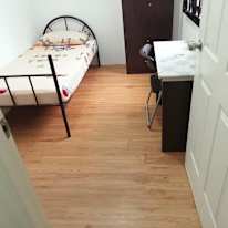 Roomy's room