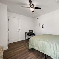 Magali A.'s room